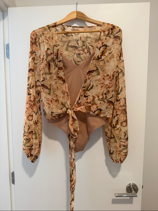 Wilfred Tops - Aritzia Wilfred Floral Tie-Front Long Sleeve Bodysuit